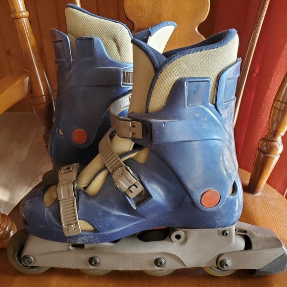 Bauer Roller Blades with Fox Knee/Shin Guards Bundleππ - Picture 6 of 8